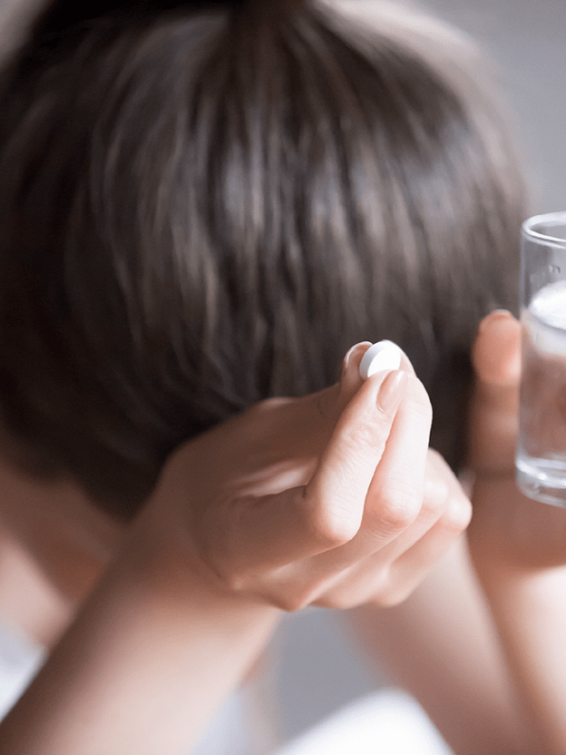 머리 속에서 심장이 뛰는 듯한 고통